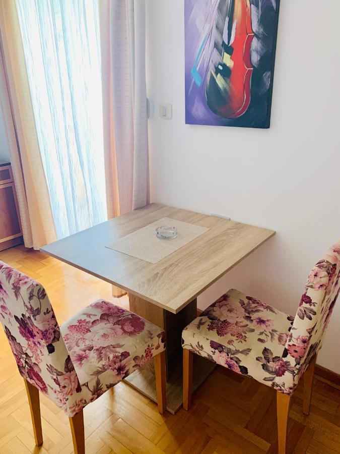 House Ivana Vuksanovic Hotel apartamentowy