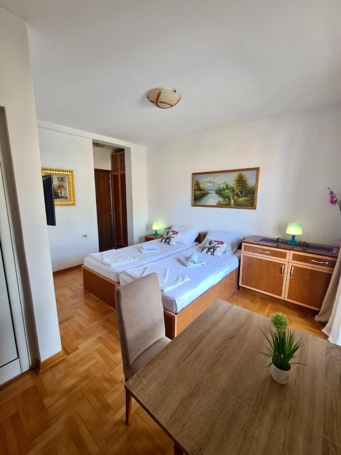 Hotel apartamentowy House Ivana Vuksanovic *