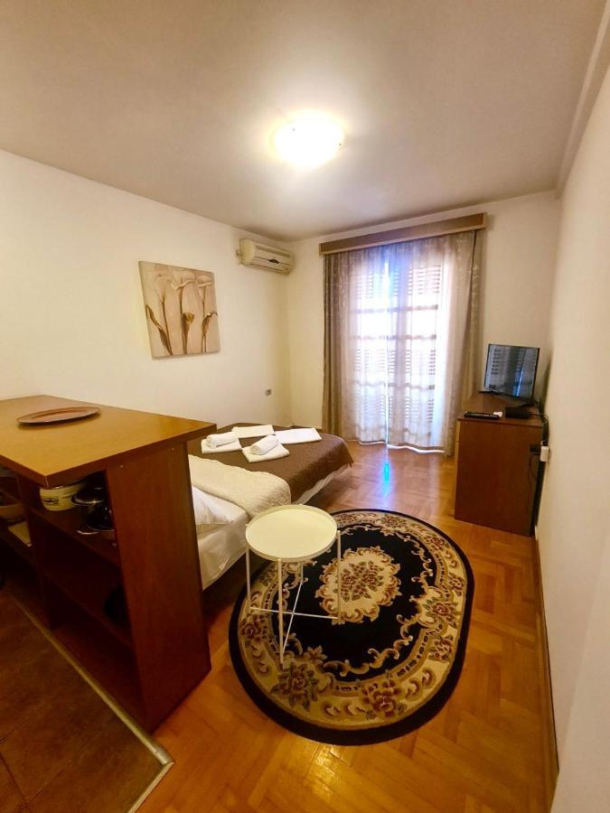 House Ivana Vuksanovic Hotel apartamentowy