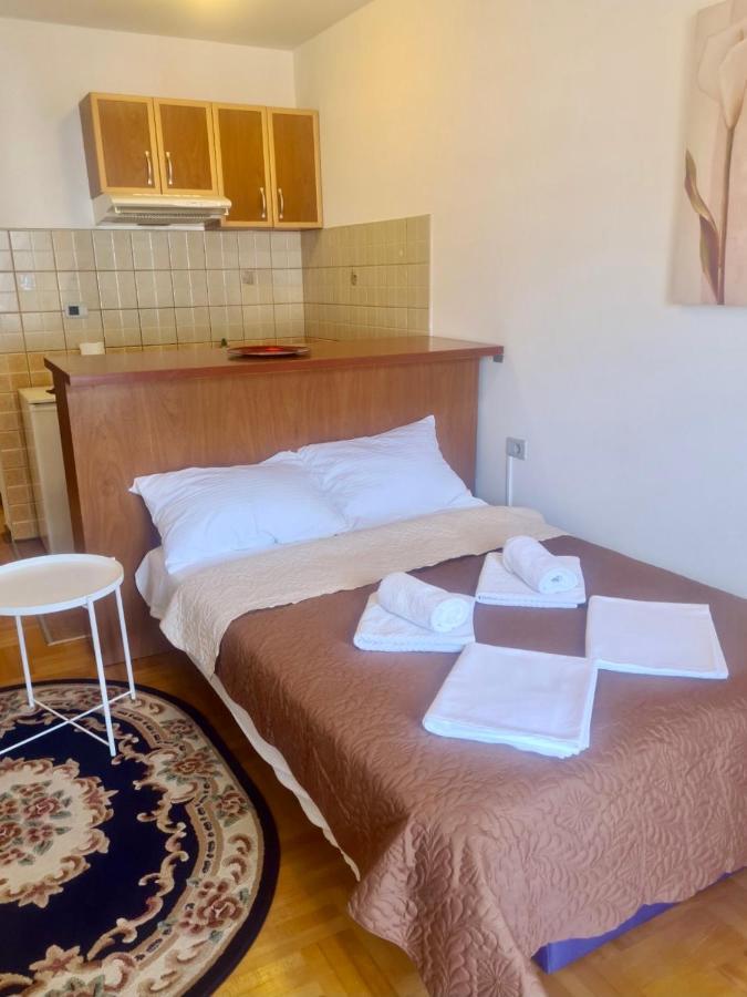 Hotel apartamentowy House Ivana Vuksanovic *